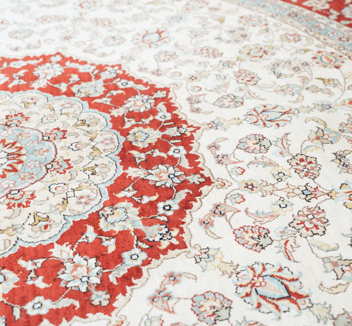 Handmade Pure Silk Rug Persian Villa Round Red Carpet 5x5ft - Premium  from 𝐵𝑒𝓈𝓉 𝒟𝑒𝒸𝑜𝓇𝓏 - Just $2175! Shop now at 𝐵𝑒𝓈𝓉 𝒟𝑒𝒸𝑜𝓇𝓏